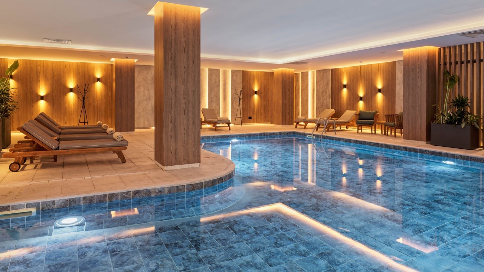 pools-indoor-pool