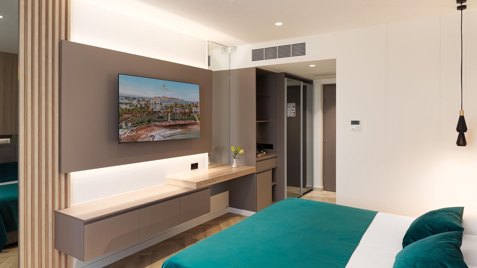 rooms-deluxe-room-inland-view