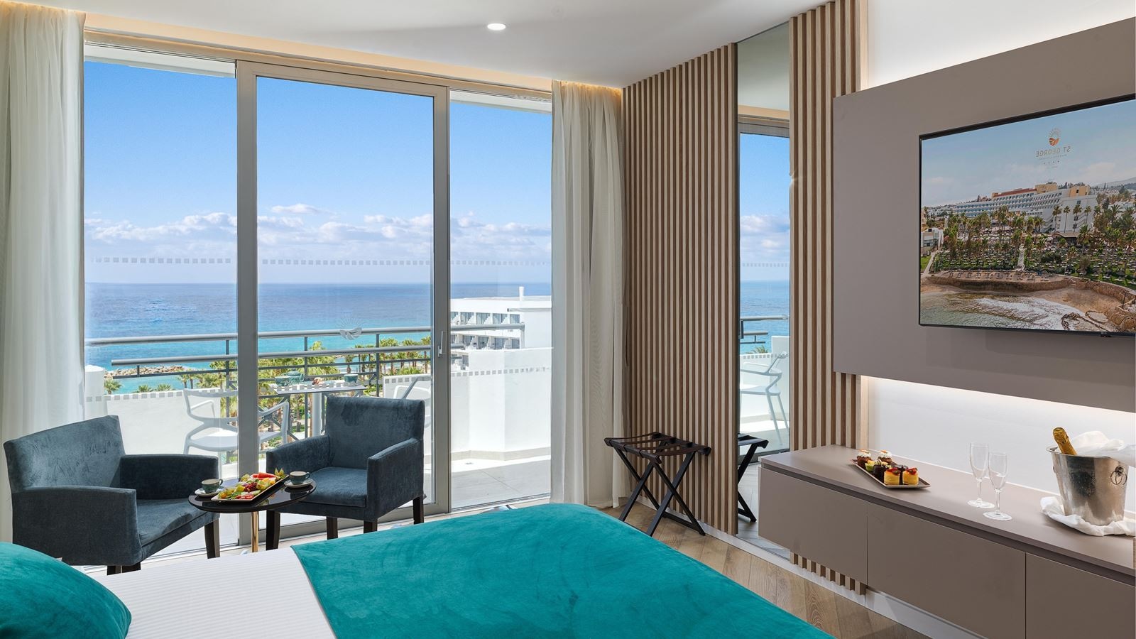 rooms-deluxe-room-seaview