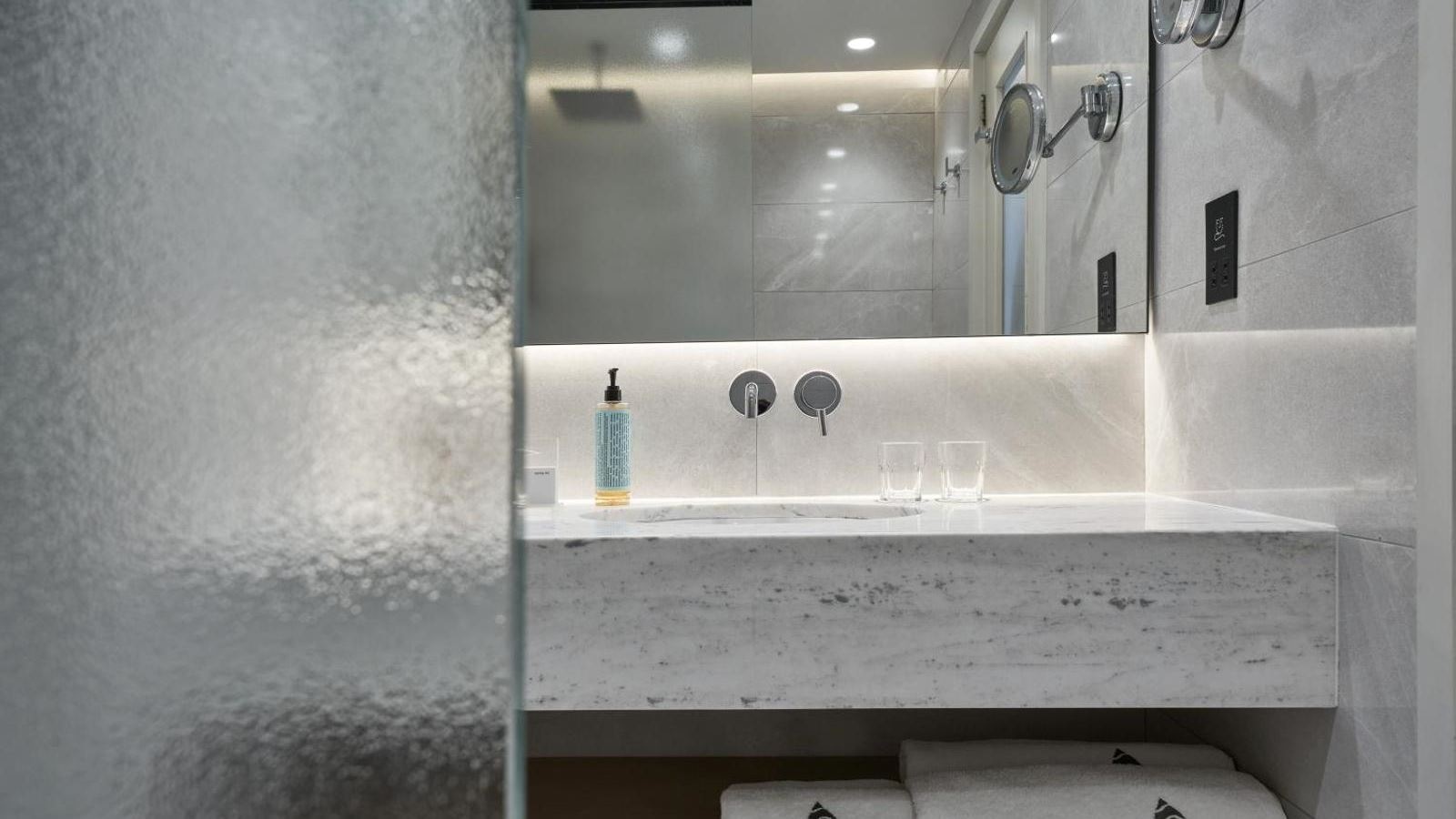 rooms-twin--double-seaview