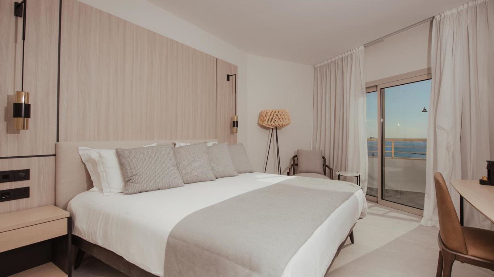 rooms-twin--double-seaview