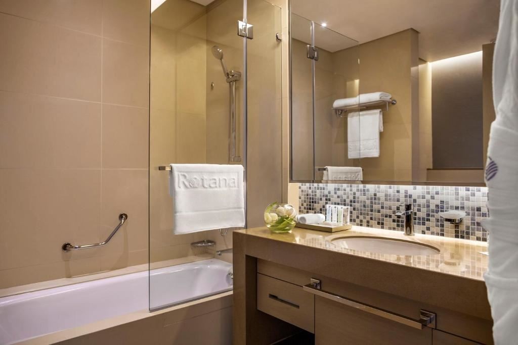 rooms-spacious-room-with-lounge-access