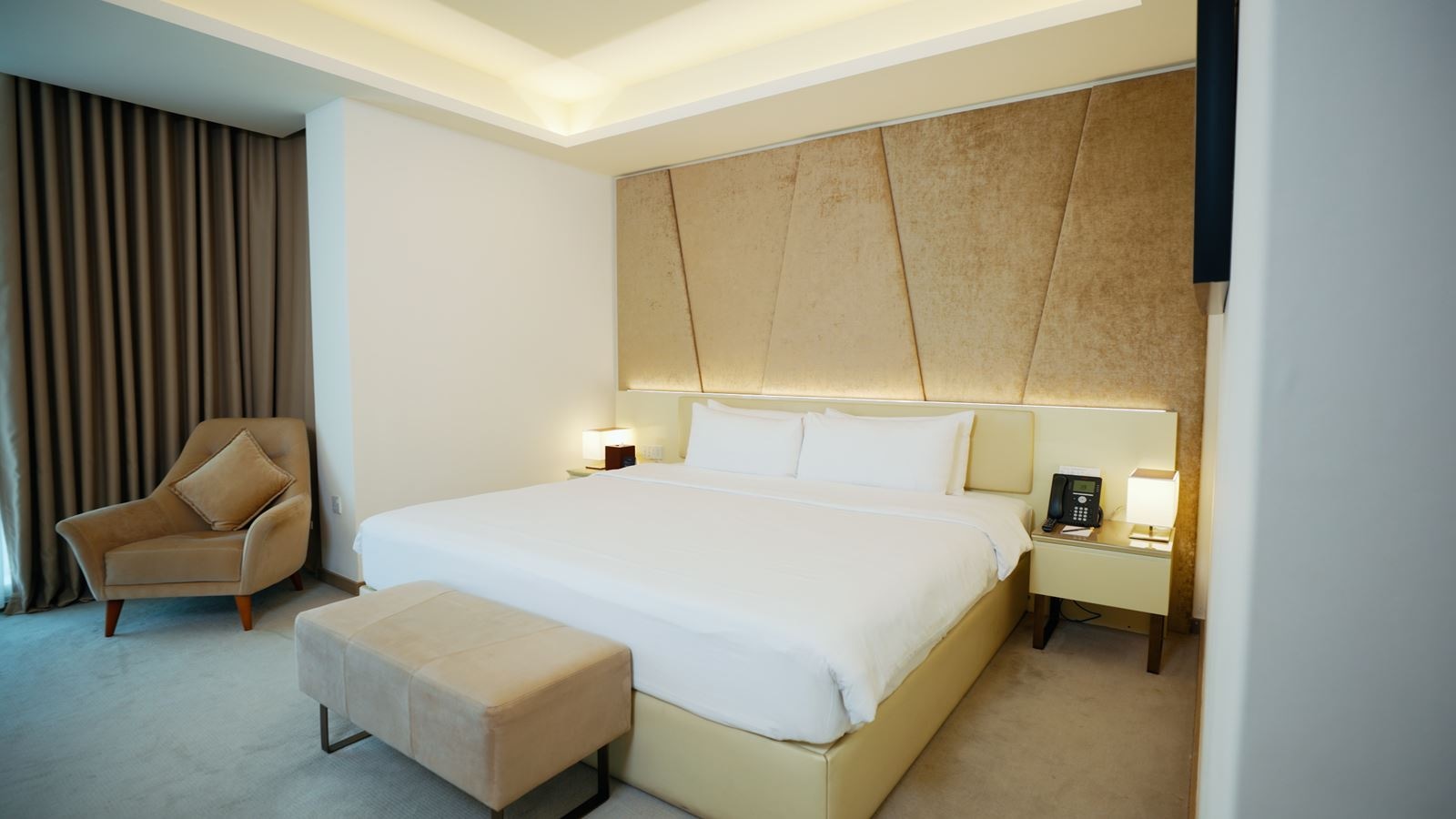rooms-luxury-suites
