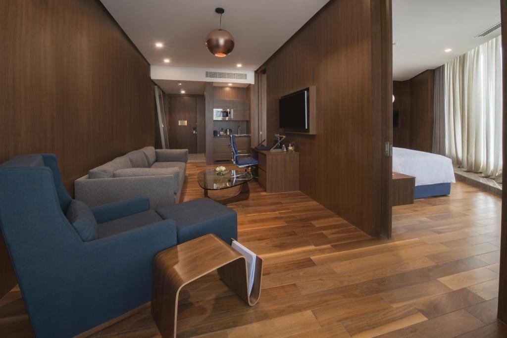 rooms-one-bedroom-suite-with-extra-bed