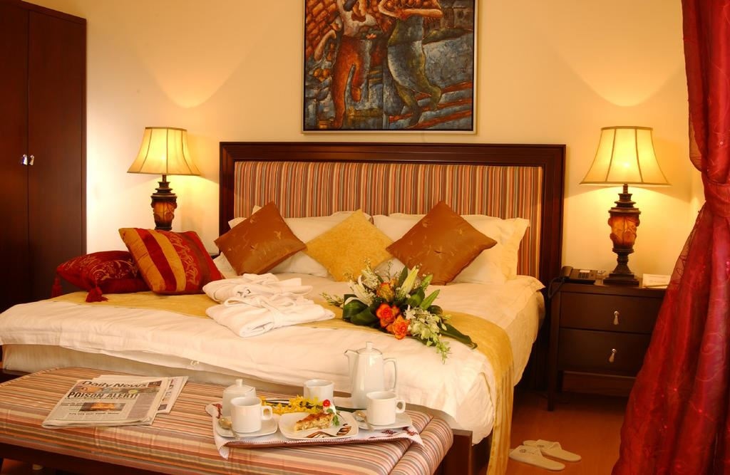 rooms-executive-room