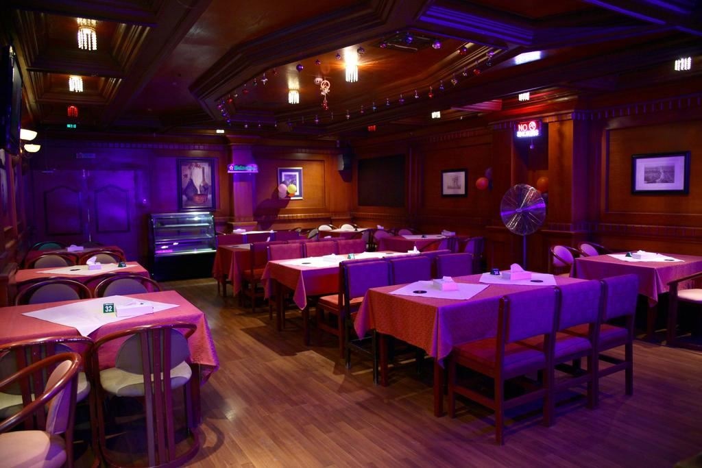 bars-c-club-sports-lounge