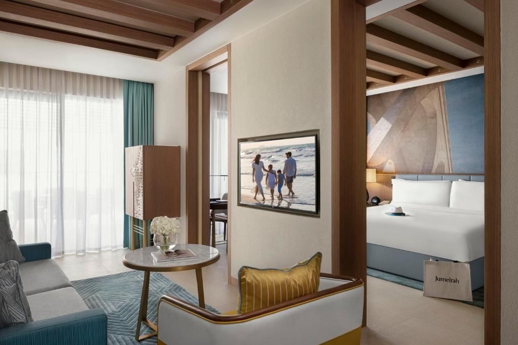 rooms-junior-ocean-suite