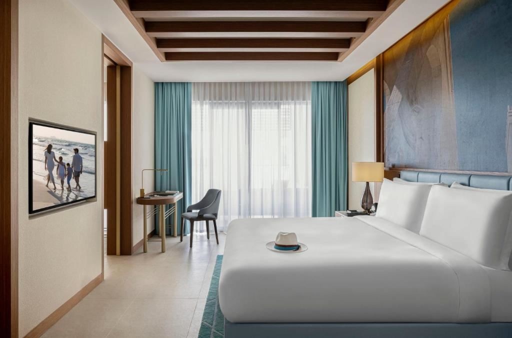 rooms-junior-ocean-suite