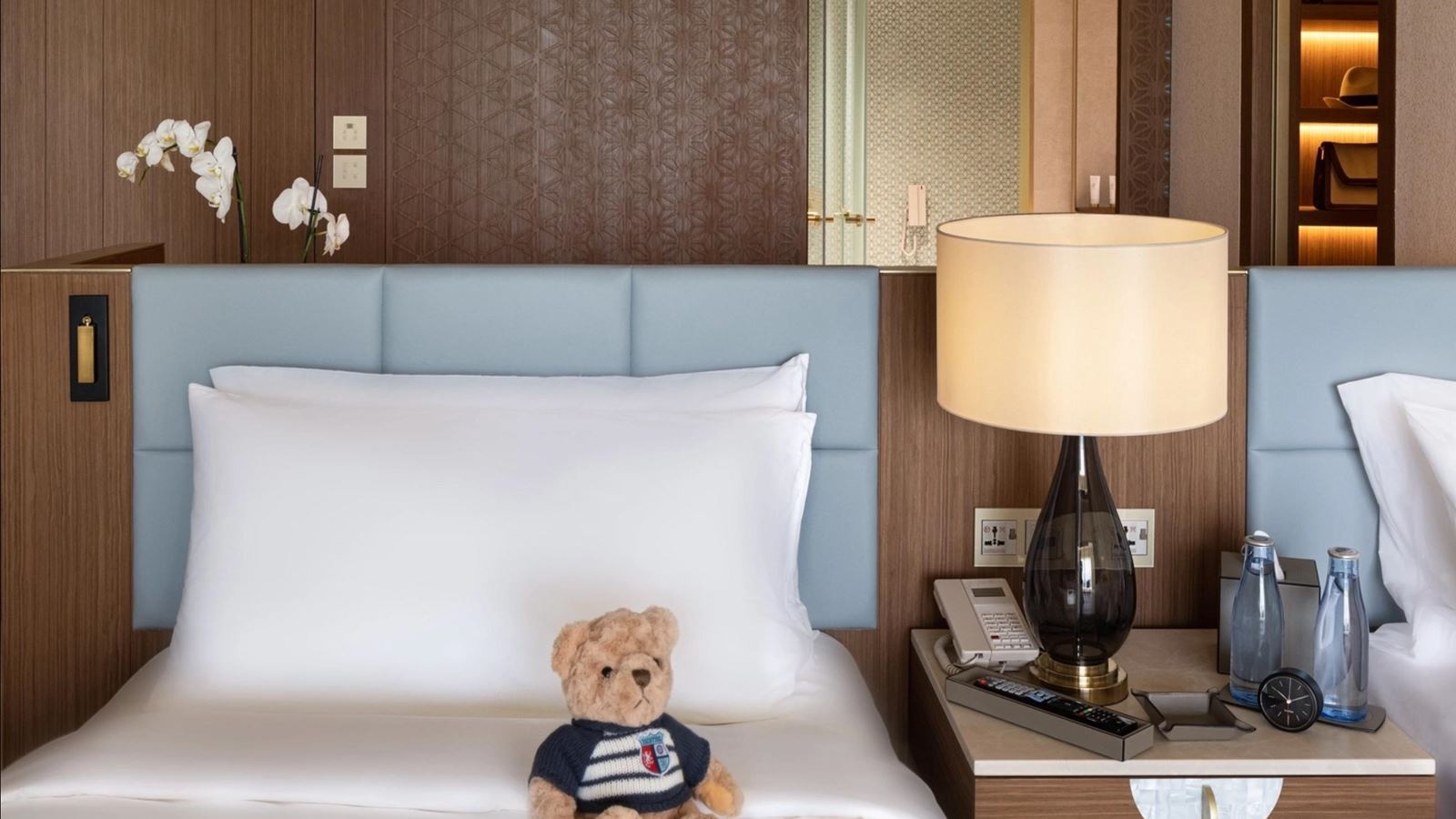 rooms-resort-deluxe-room