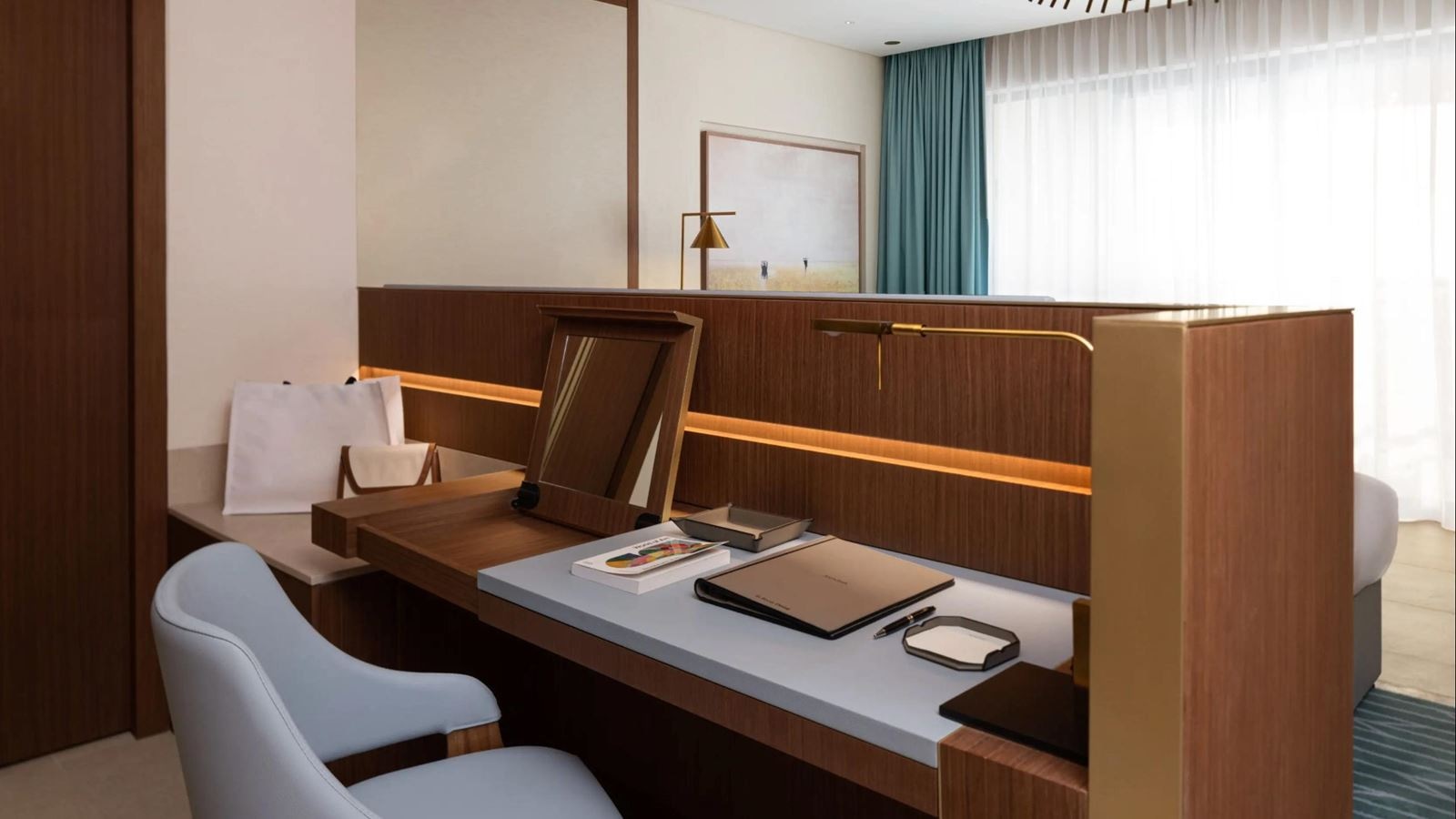 rooms-resort-deluxe-room