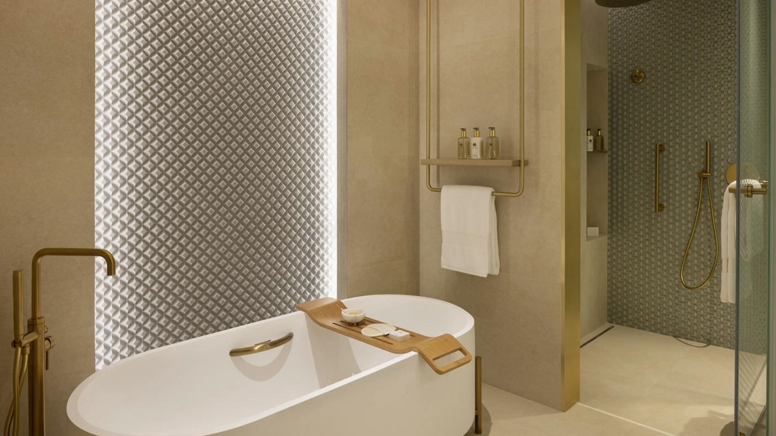 rooms-resort-deluxe-room