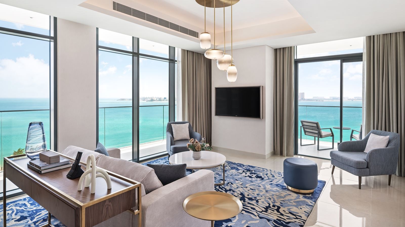 rooms-executive-sea-view-suite