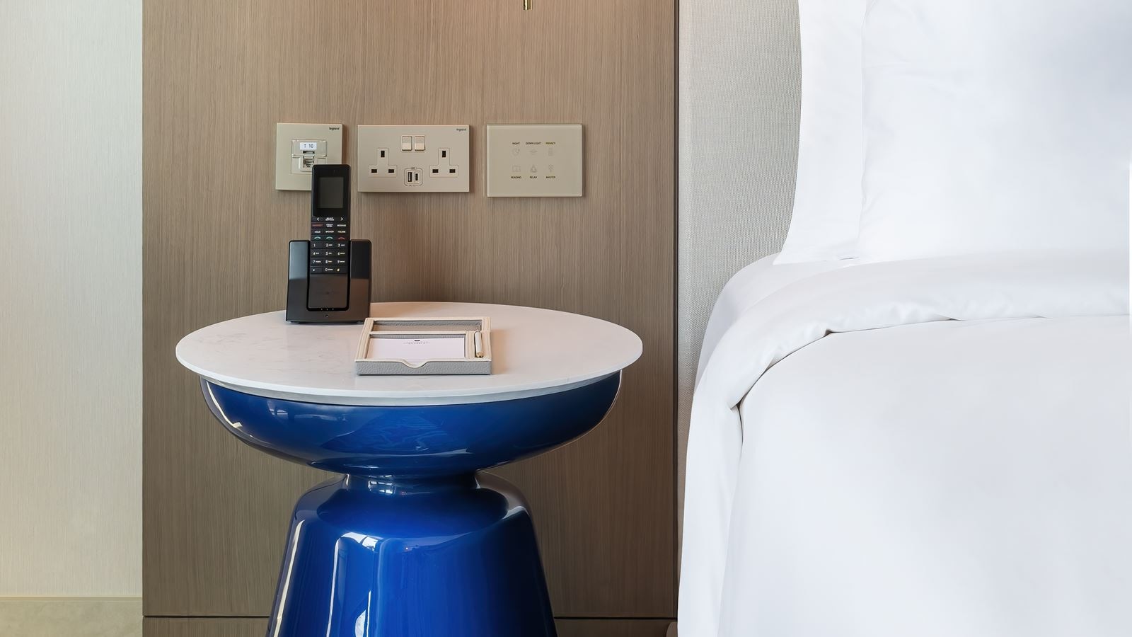 rooms-deluxe-city-view-twin