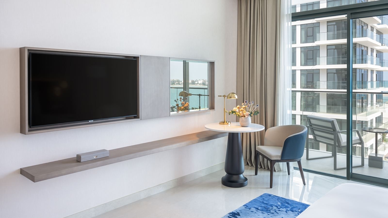 rooms-deluxe-sea-view-king