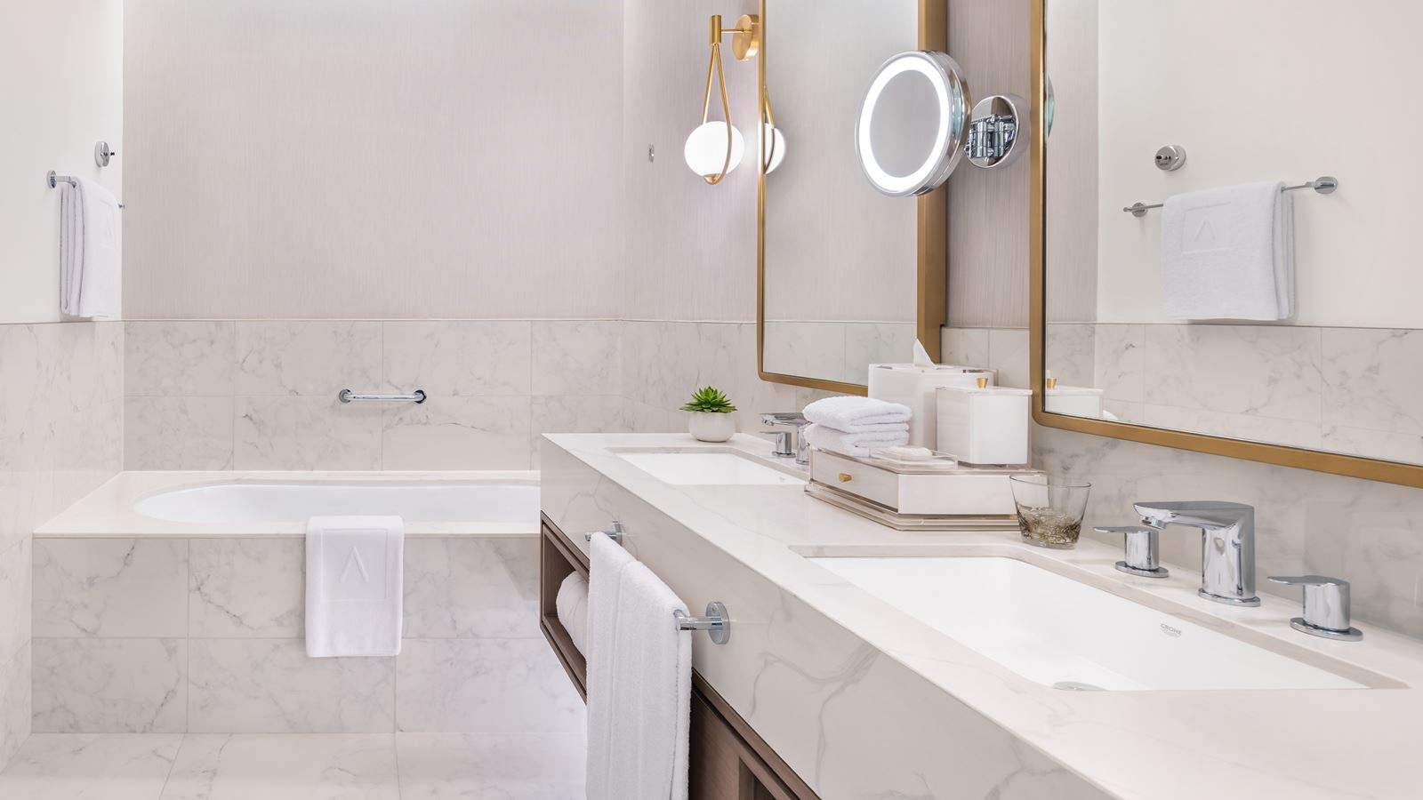 rooms-deluxe-sea-view-king