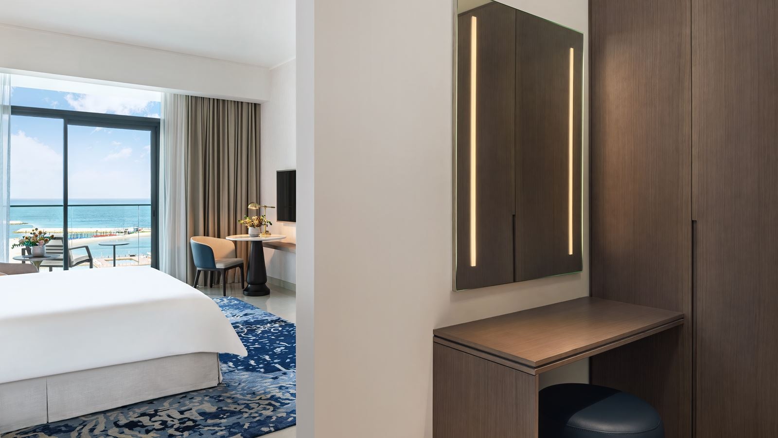 rooms-deluxe-sea-view-suite