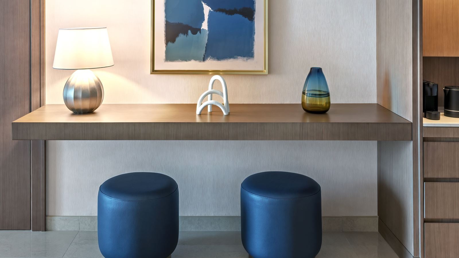 rooms-deluxe-sea-view-suite