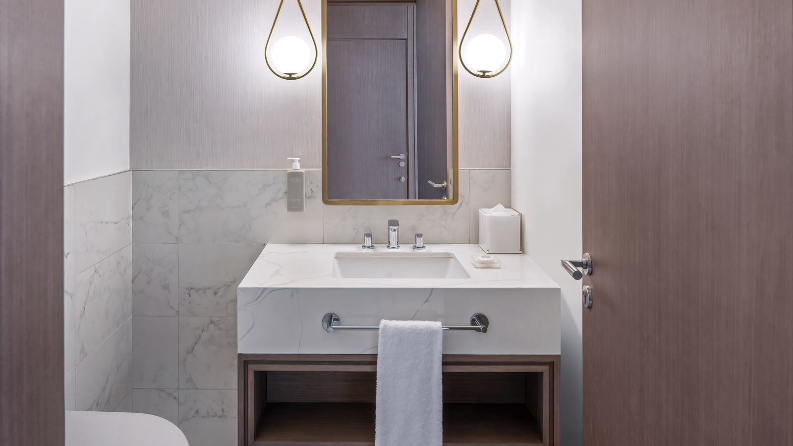 rooms-executive-sea-view-suite