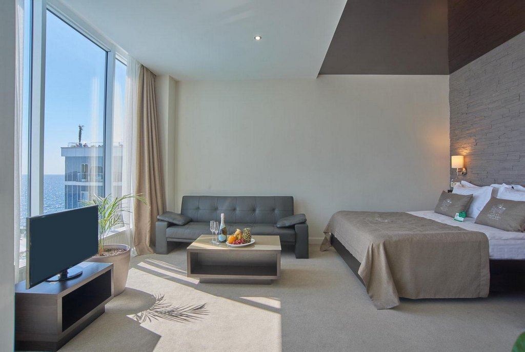 rooms-стандарт-смежный-с-видом-на-море