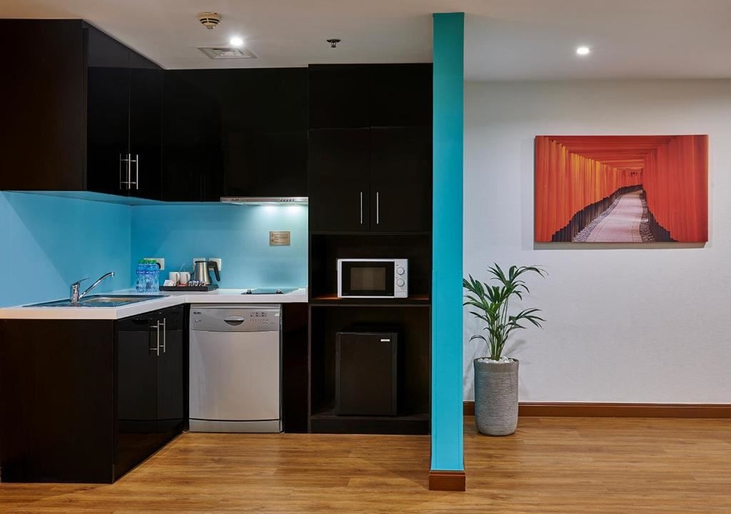 rooms-two-bedroom-apartment-partial-sea-view