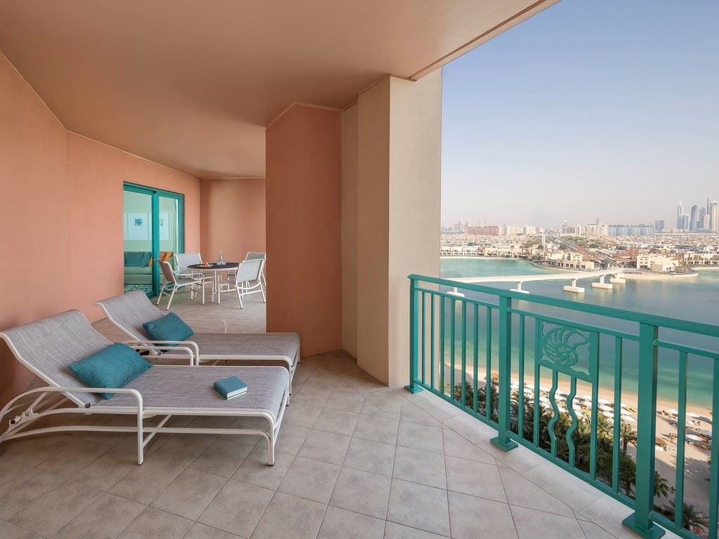 rooms-one-bedroom-terrace-suite