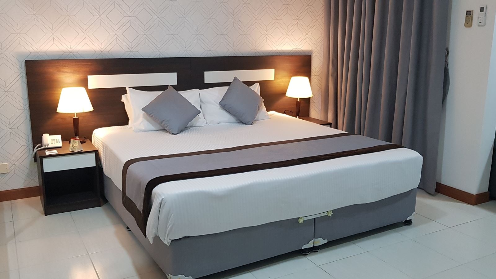 rooms-standard-suite