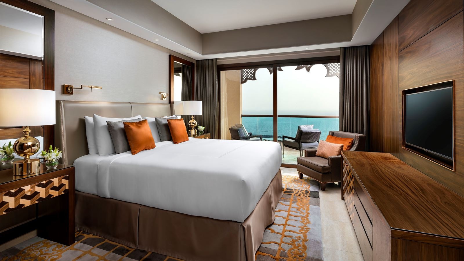 rooms-one-bedroom-corner-suite