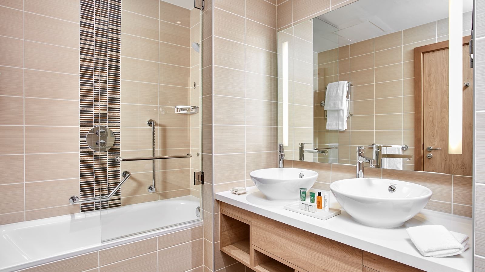 rooms-two-bed-room-suite