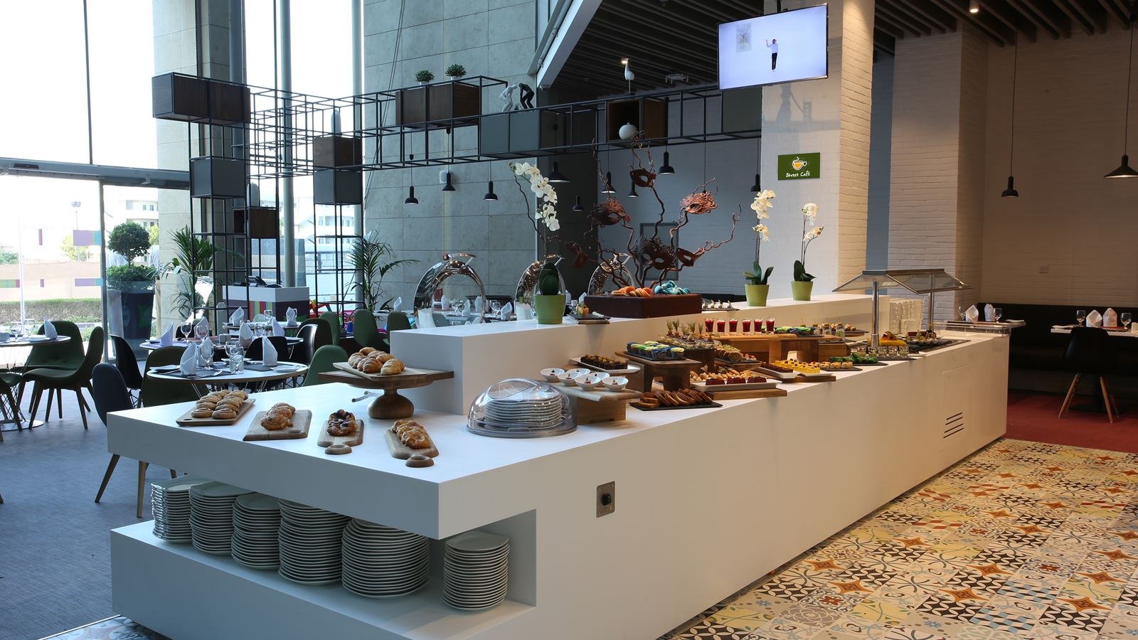 restaurants-street-cafe