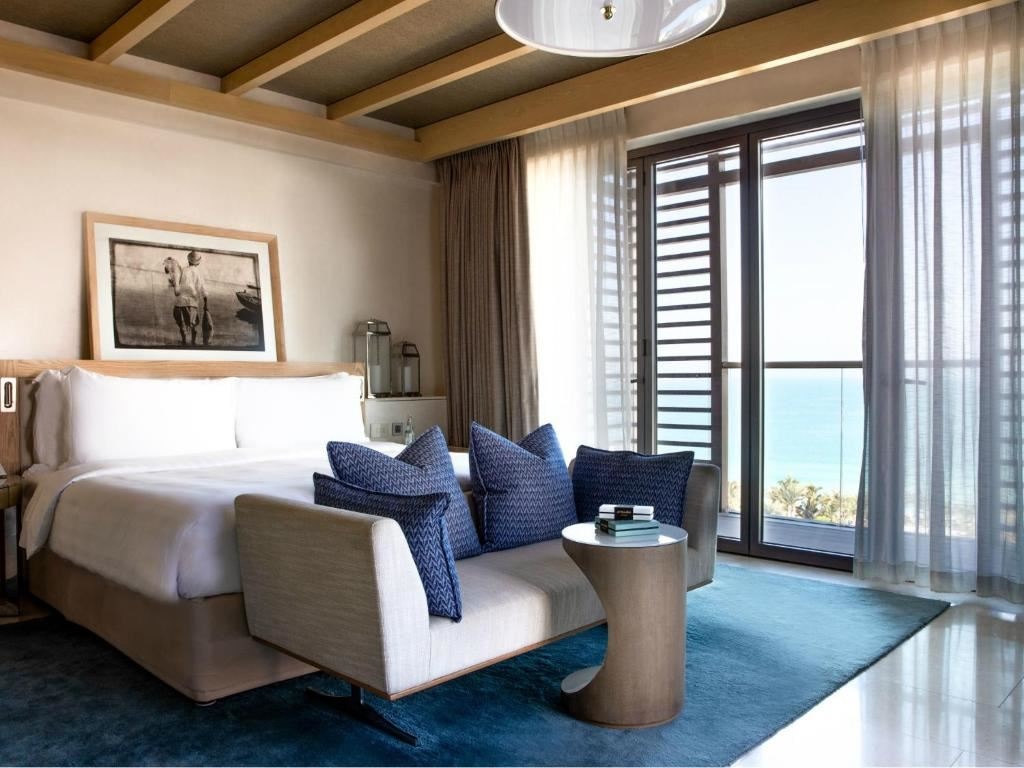 rooms-one-bedroom-burj-view-suite