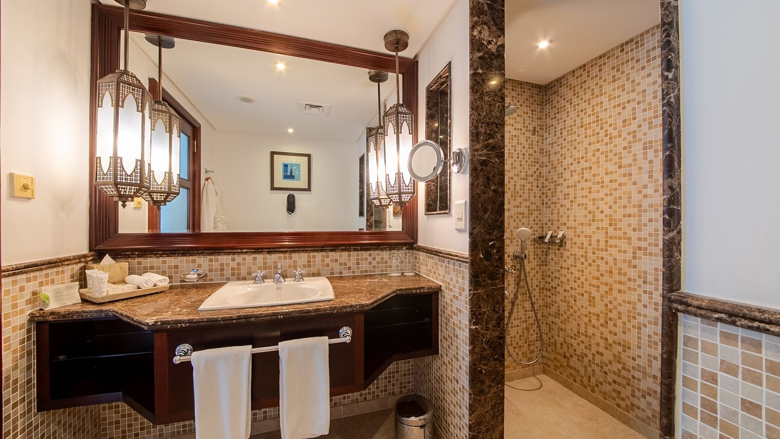 rooms-signature-deluxe-room