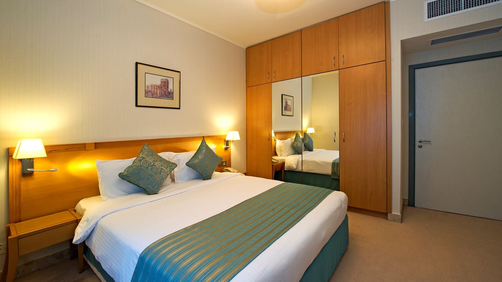 rooms-1-broom-deluxe-suite