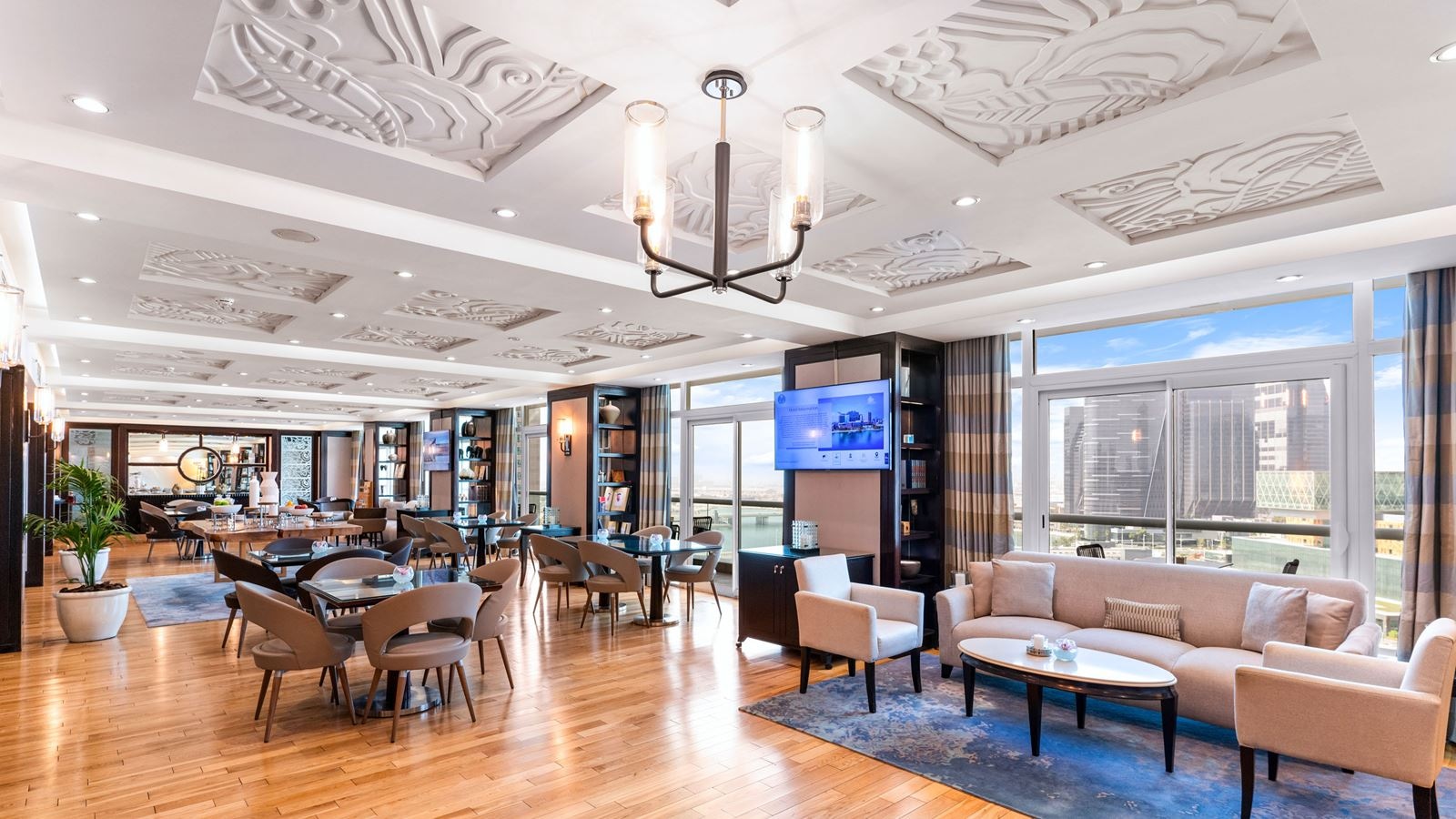 rooms-spacious-sea-view-room-with-balcony-and-lounge-access