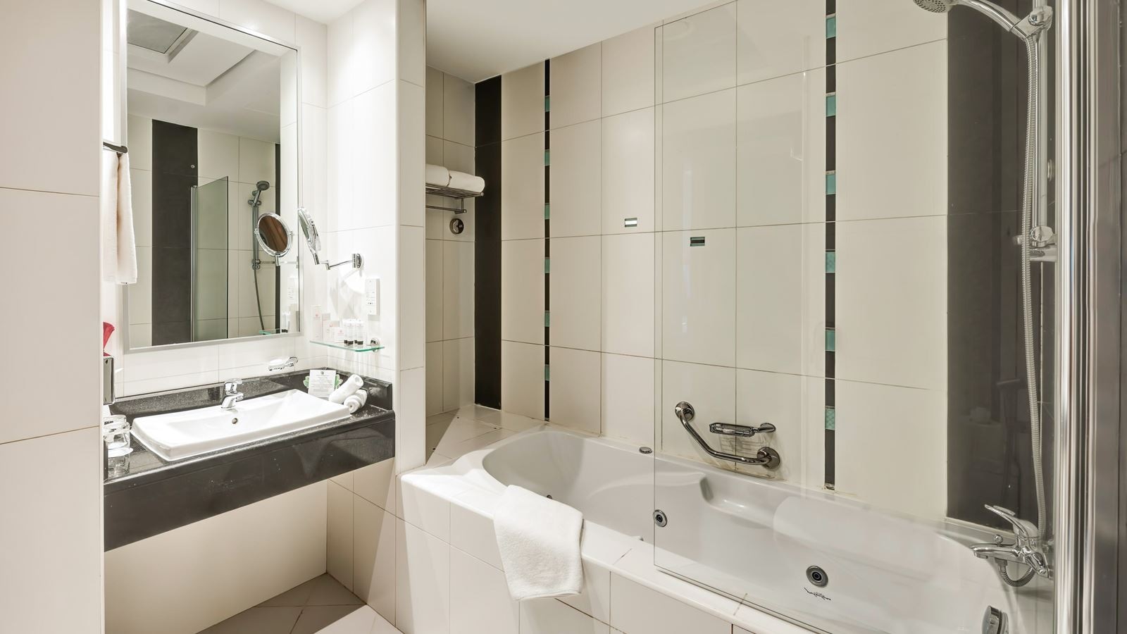 rooms-superior-creek-view