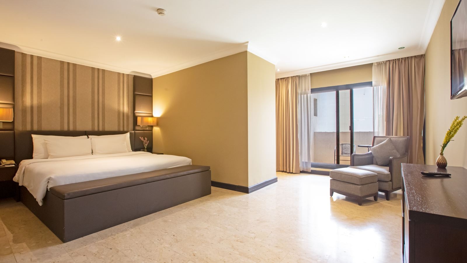 rooms-executive-suite