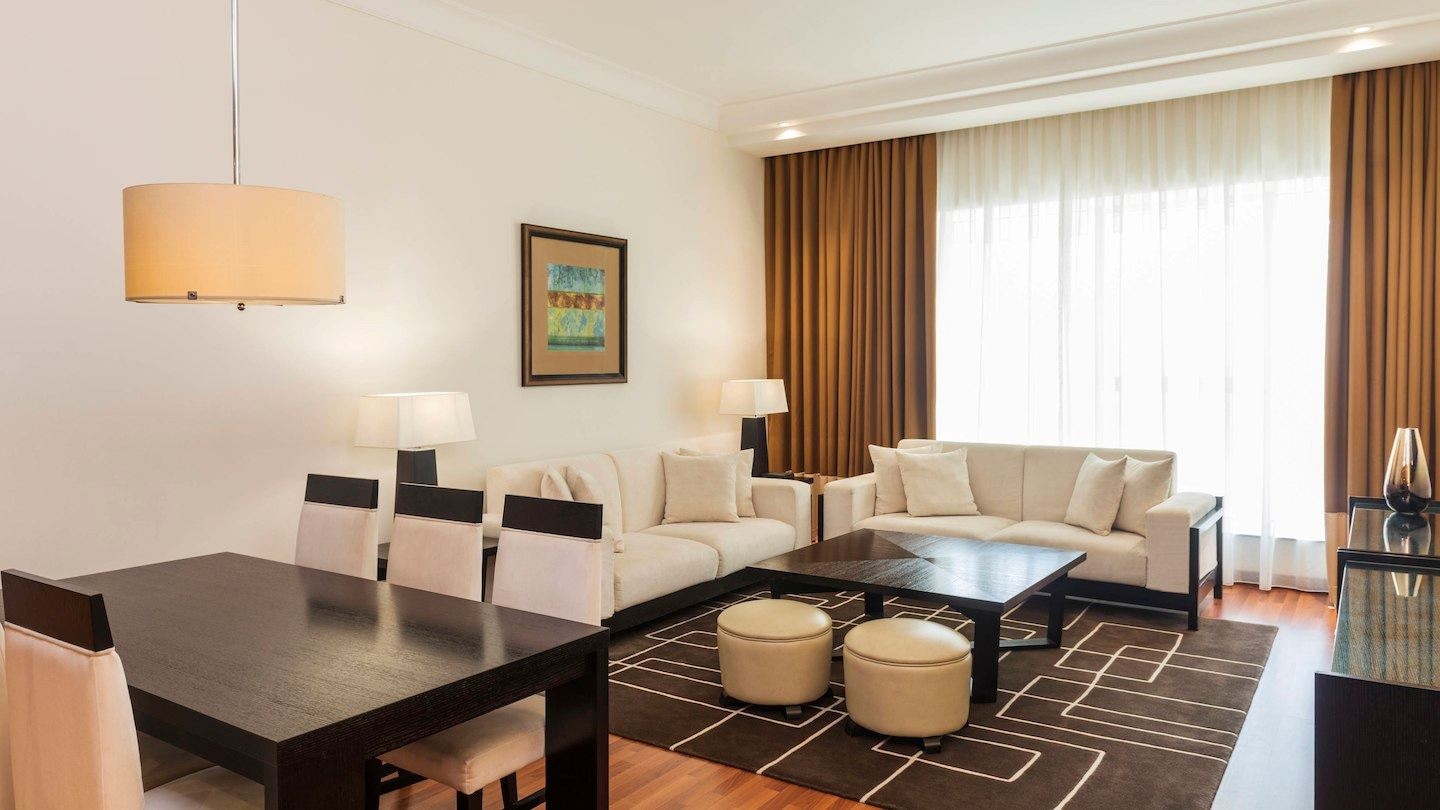 rooms-three-bedroom-tower-1-suite