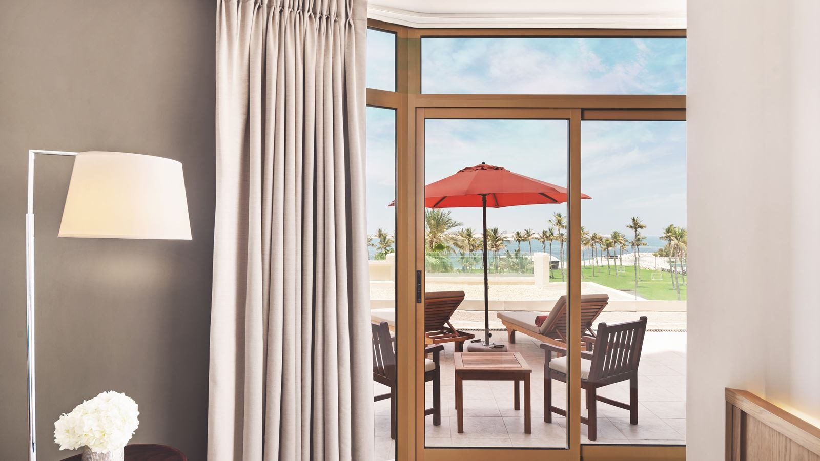 rooms-deluxe-sea-view