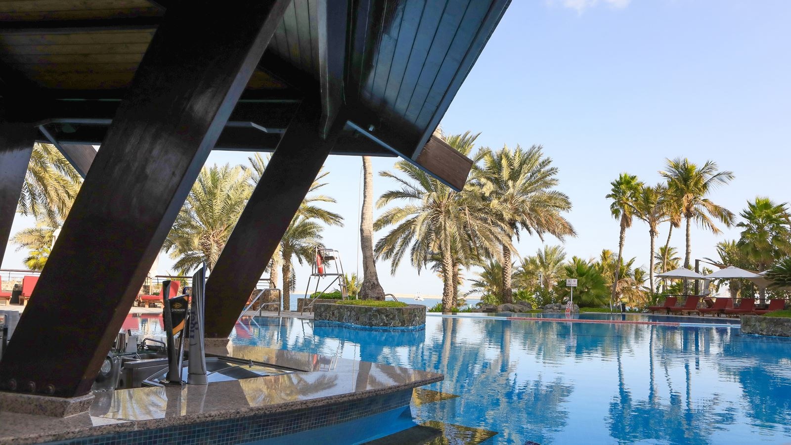 bars-la-fontana-pool-bar