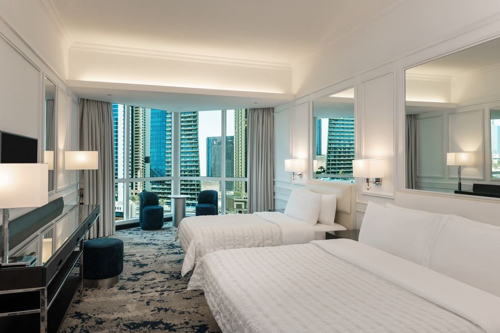 rooms-deluxe-room-skyline