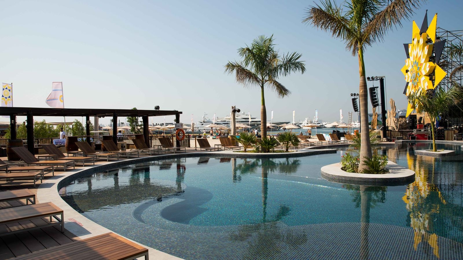 bars-barasti-beach-bar