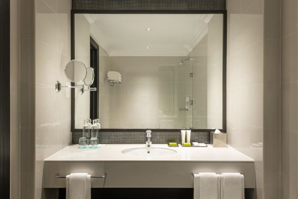 rooms-family-room-three-bedroom