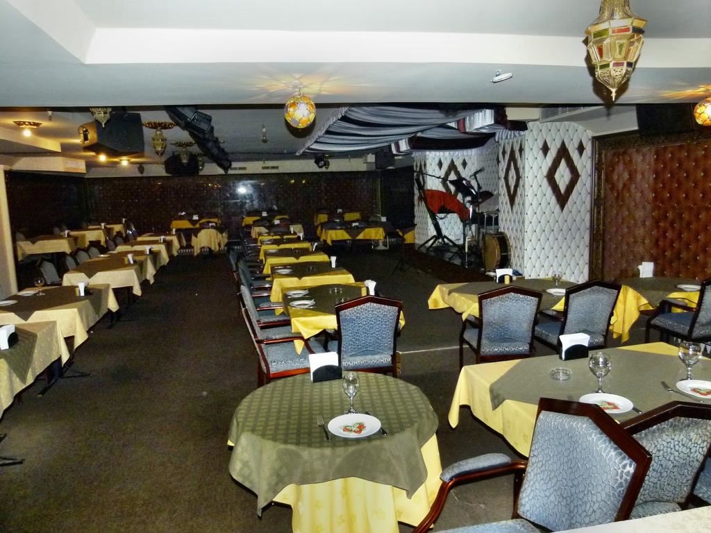 restaurants-al-maha-cafe-restaurant