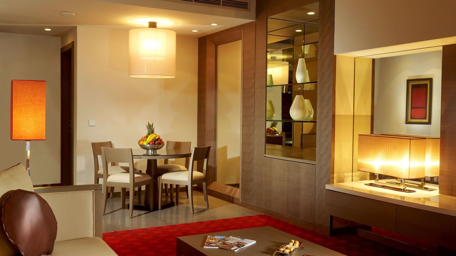 rooms-club-rotana-suite