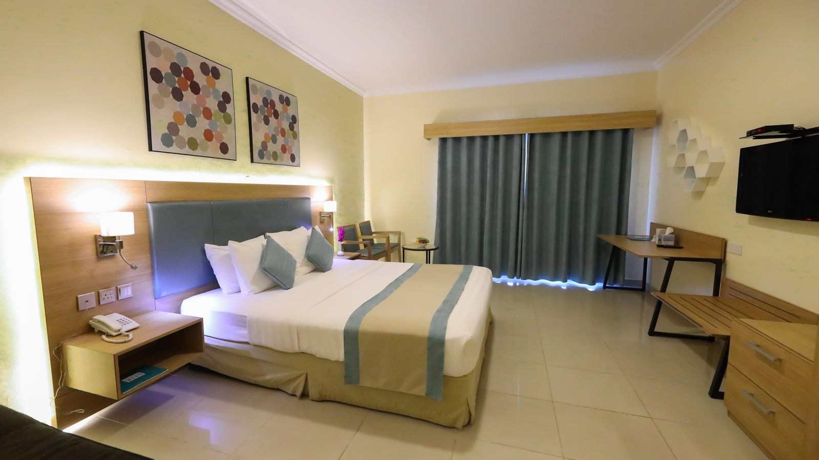 rooms-standard-hotel-room