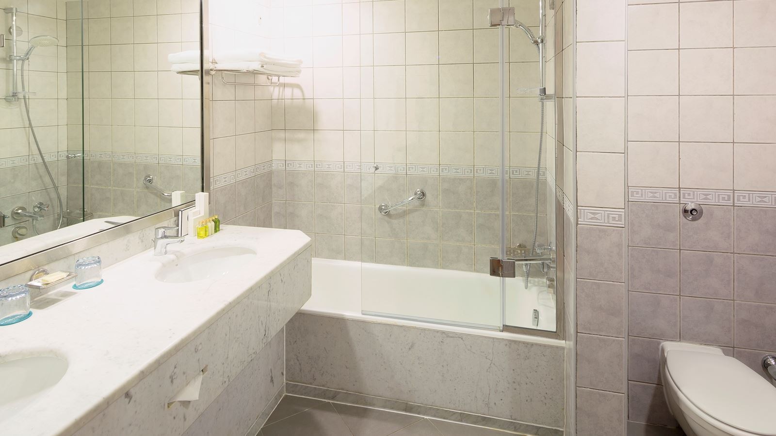 rooms-deluxe-city-view