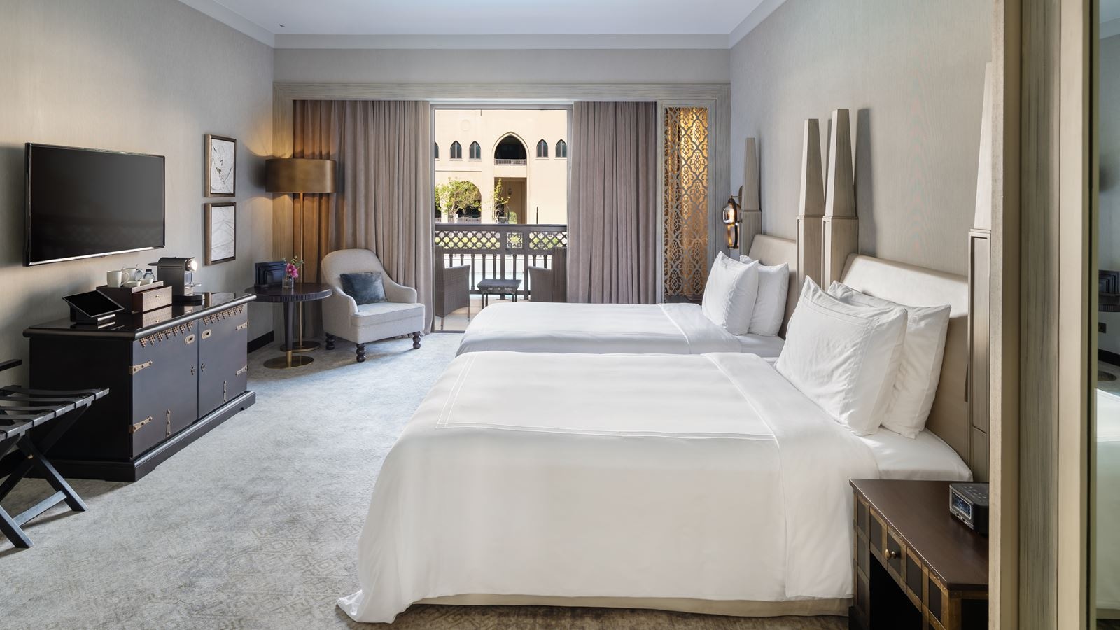 rooms-deluxe-lake-view-room