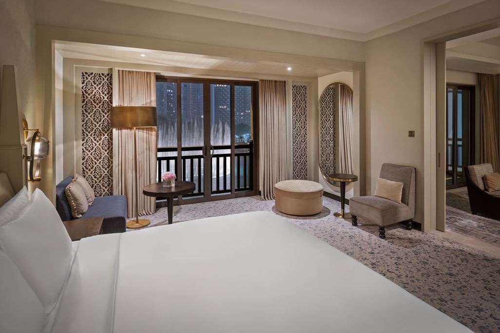 rooms-palace-suite-fountain-view
