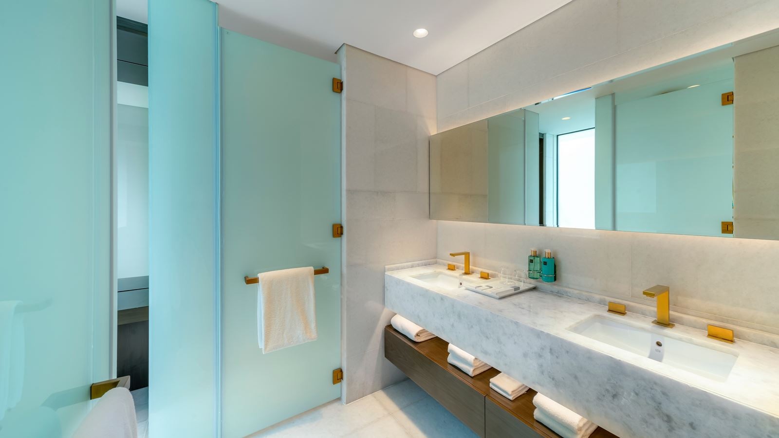 rooms-4-bed-|-beach-villa-wpool