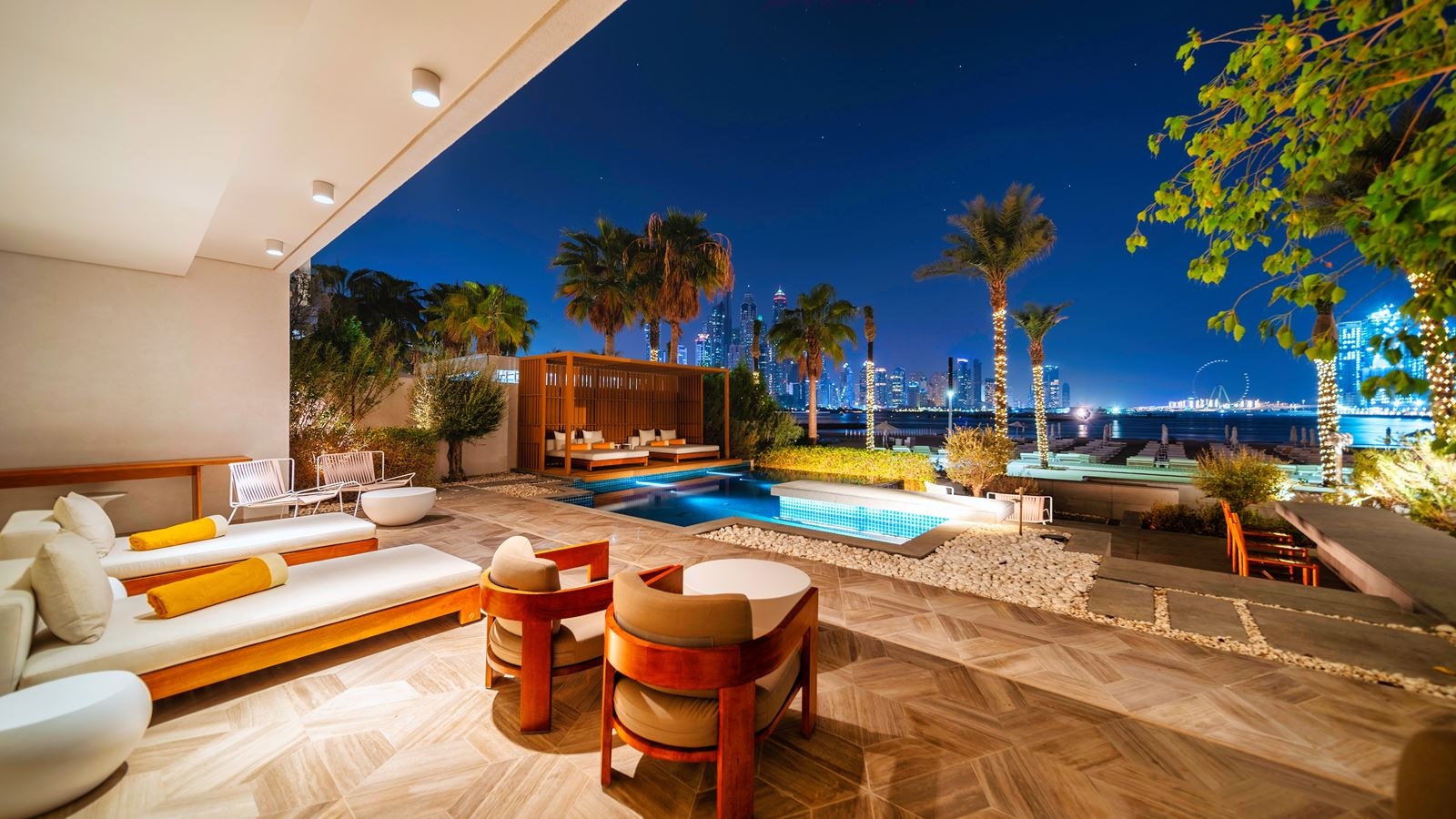 rooms-4-bed-|-beach-villa-wpool