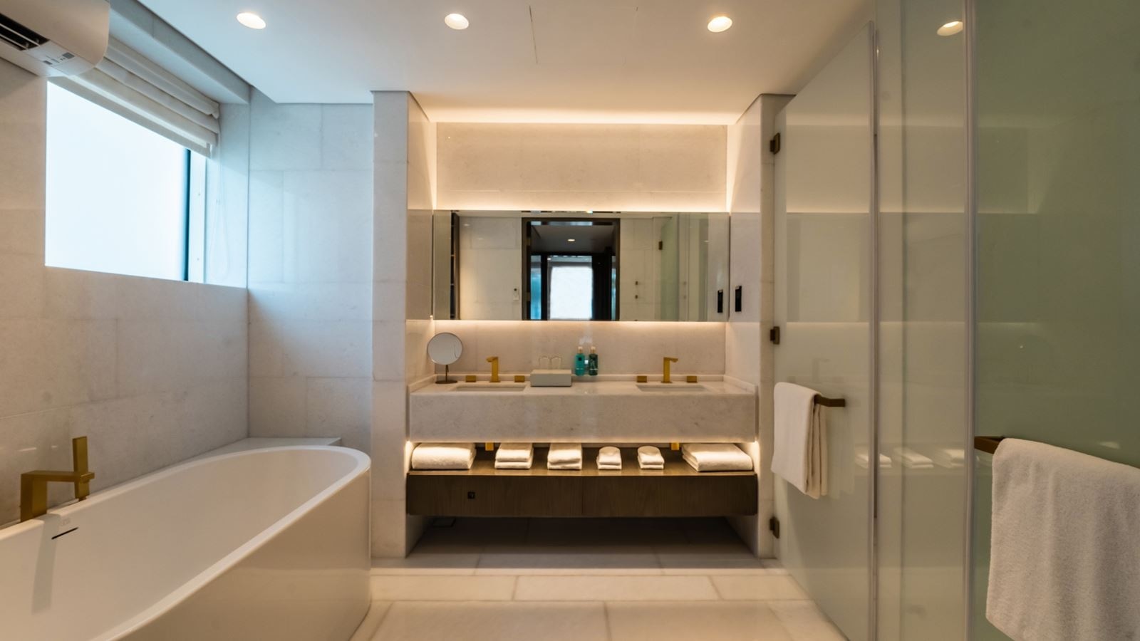 rooms-5-bed-|-beach-villa-wpool